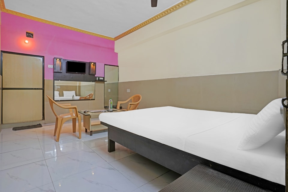 SPOT ON 81122 Alfa Lodge, Mumbai Airoli-Vashi, Mumbai