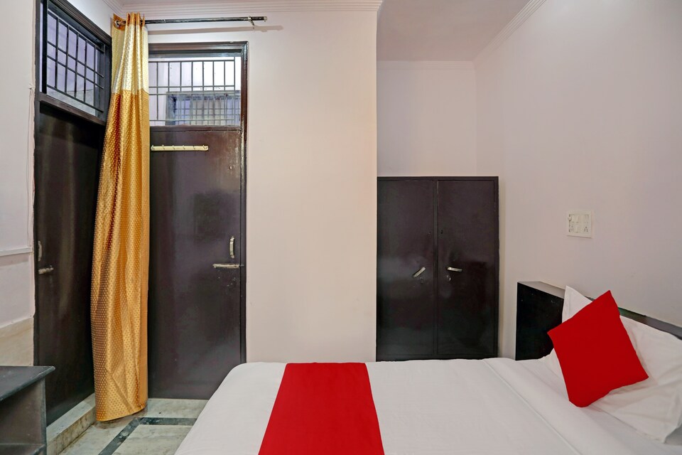 OYO 81161 Pride Inn, Noida Industrial Area Mamura, Noida