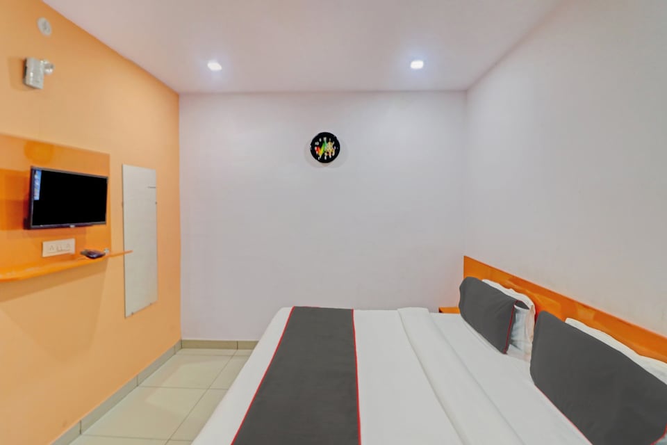 OYO 81168 Collection O Dwarka Mor, Dwarka Delhi, Delhi