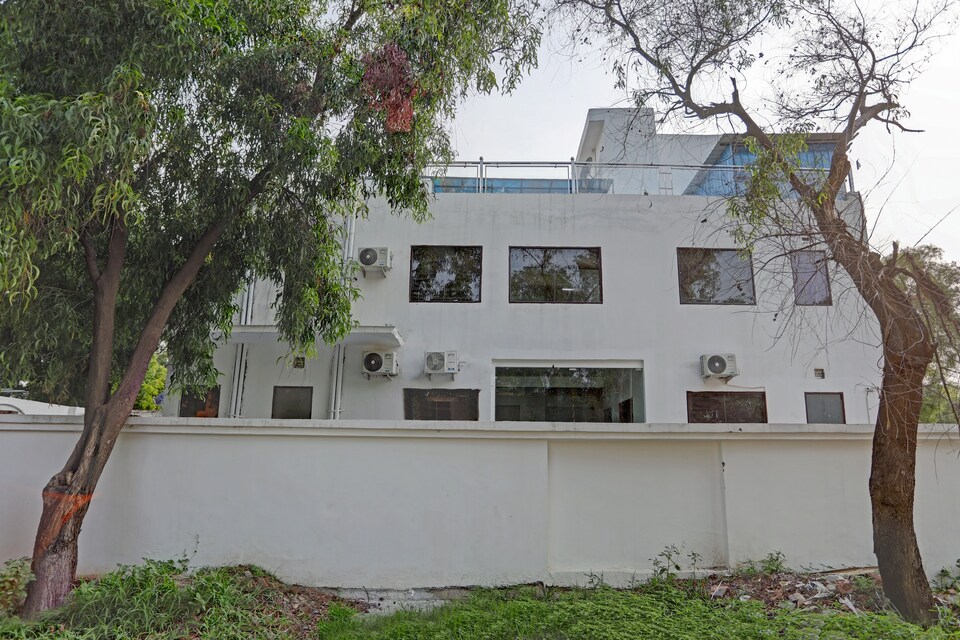 Capital O 81175 PEARL NEST, Greater Noida, Noida