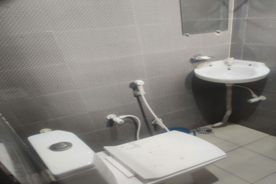 OYO 81178 Hotel Green Land, Janam Bhoomi Mathura, Mathura