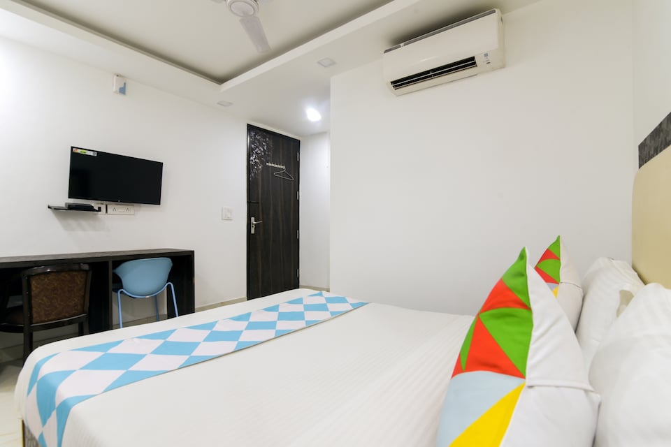 Hotel O Red Apple Room, Greater Kailash Delhi, Delhi