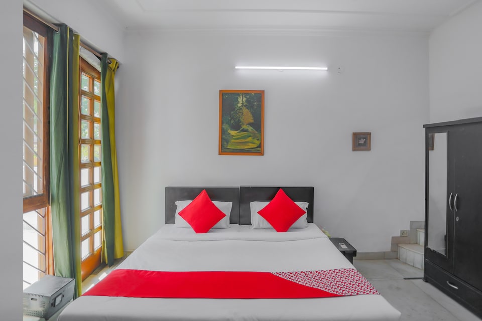 OYO Hotel Perfect Stay Near Botanic Garden Of Indian Republic, Noida City, Noida