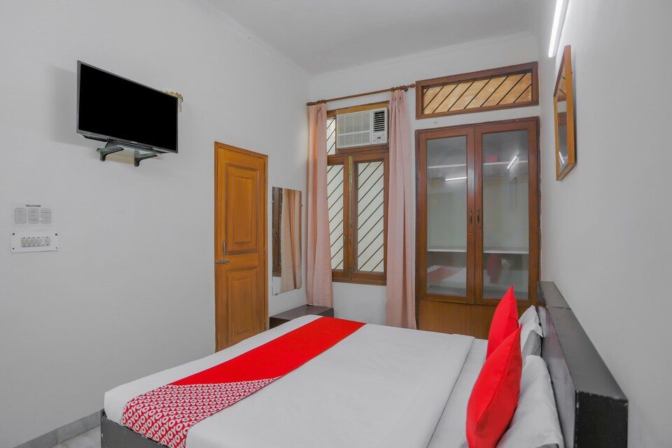 OYO Hotel Perfect Stay Near Botanic Garden Of Indian Republic, Noida City, Noida