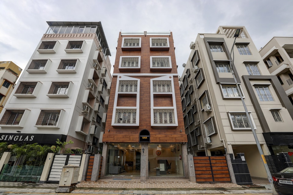 Townhouse OAK R S Hotels Near RDB Cinemas, Rajarhat Kolkata, Kolkata
