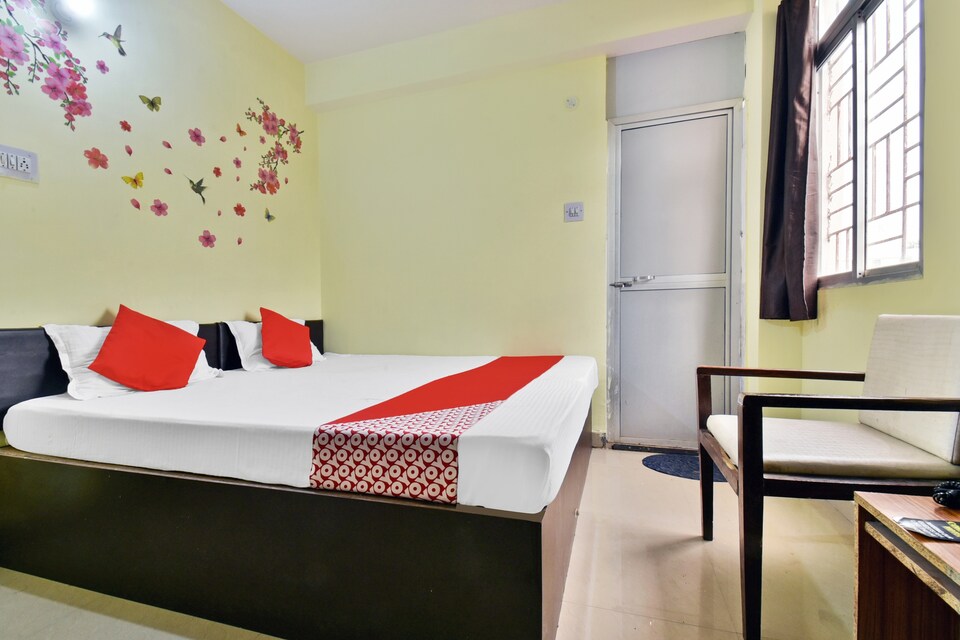 OYO 81206 Corporate Hotel, Patliputra Colony, Patna