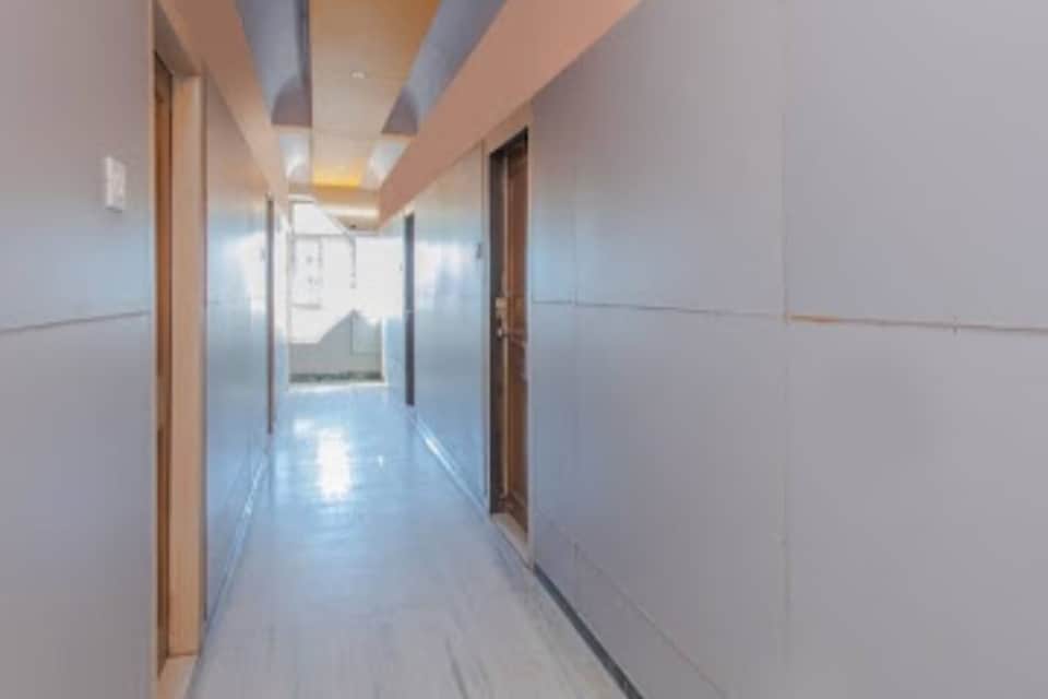 OYO 81214 Hotel Unique, Main Market Ujjain, Ujjain