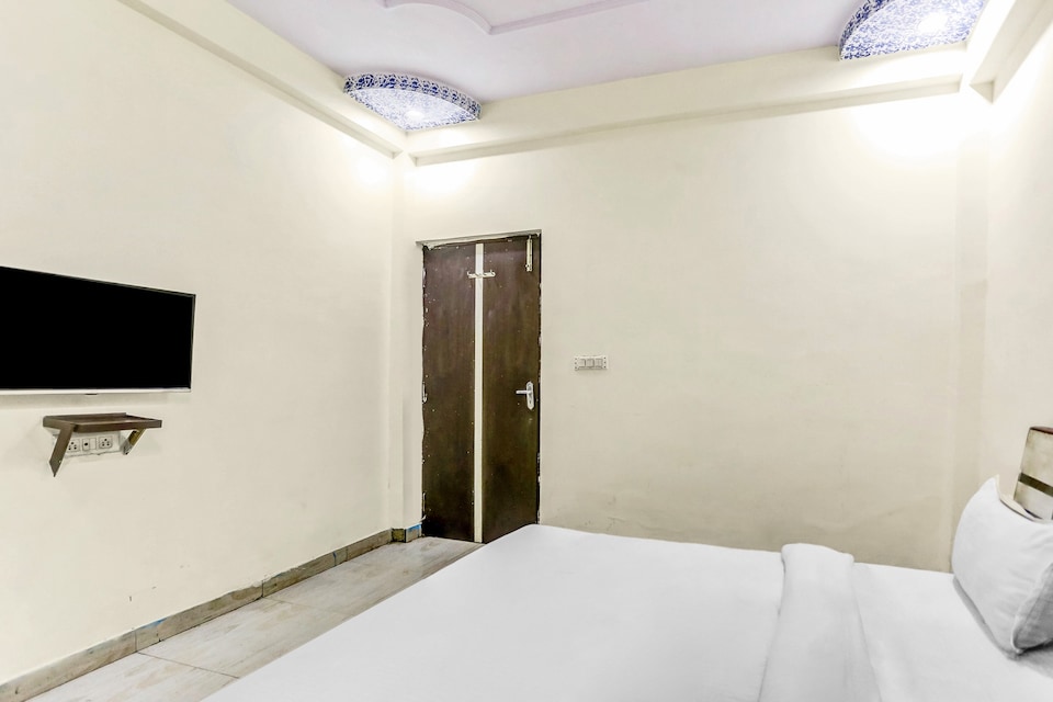 OYO 81230 Ved Hotel, Corporate Cluster, Agra
