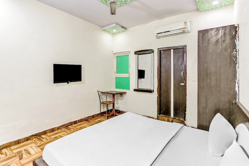 OYO 81230 Ved Hotel, Corporate Cluster, Agra