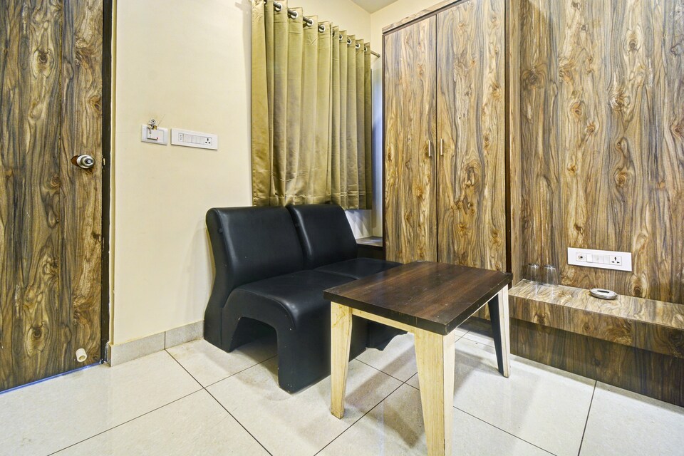 Capital O 81232 Hotel Shiv Vilas, Sindhi Camp, Jaipur