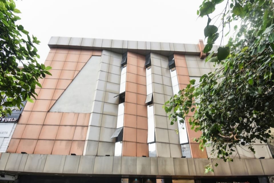 Capital O 81240 Hotel Gulshan, Esplanade Kolkata, Kolkata