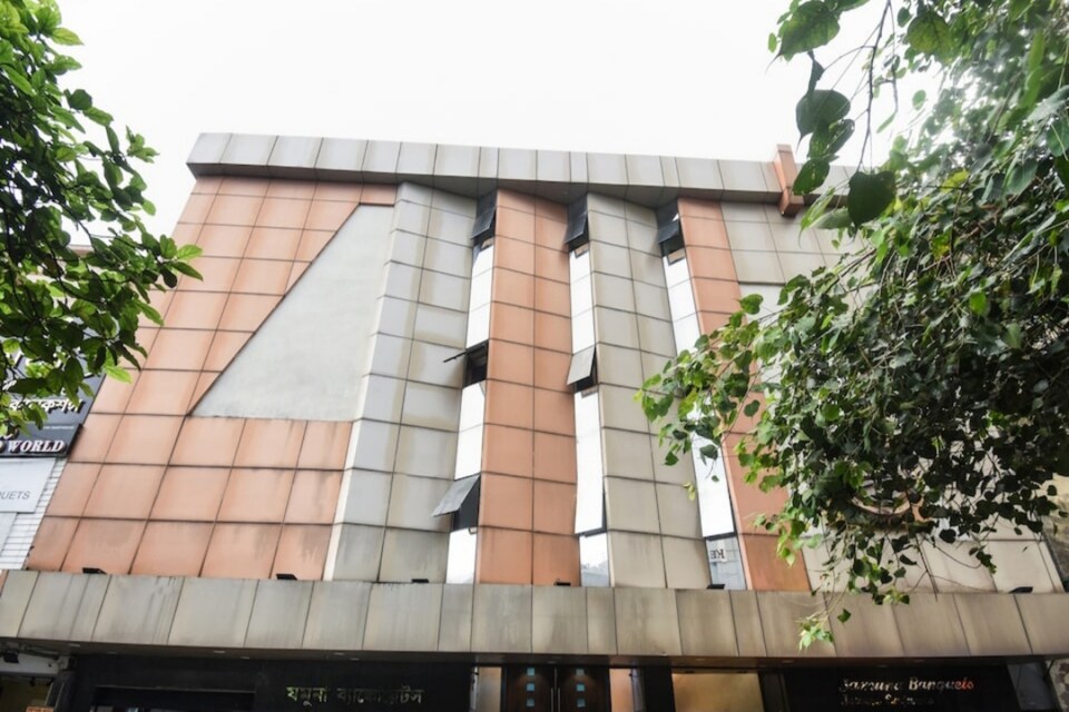 Capital O 81240 Hotel Gulshan, Esplanade Kolkata, Kolkata