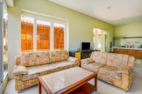 OYO 90519 Warmo Cottage