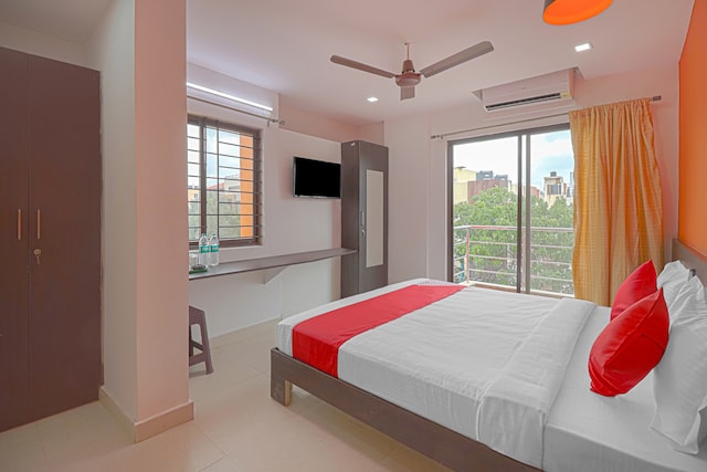 Hotel O Blooms residency