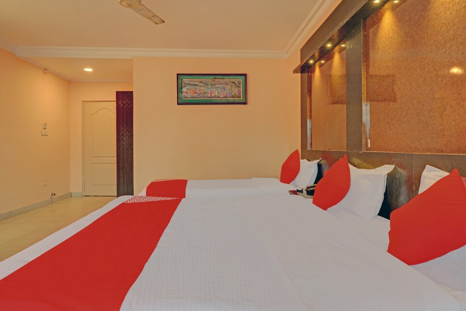 OYO 81273 Hotel Sri Sai Grand Central, Transit Vizag, Visakhapatnam