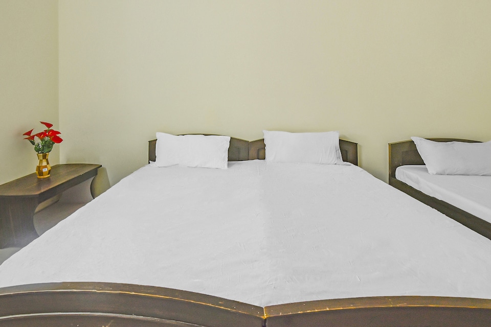 SPOT ON 81286 Chimmi Lodging , Peenya Bangalore, Bangalore