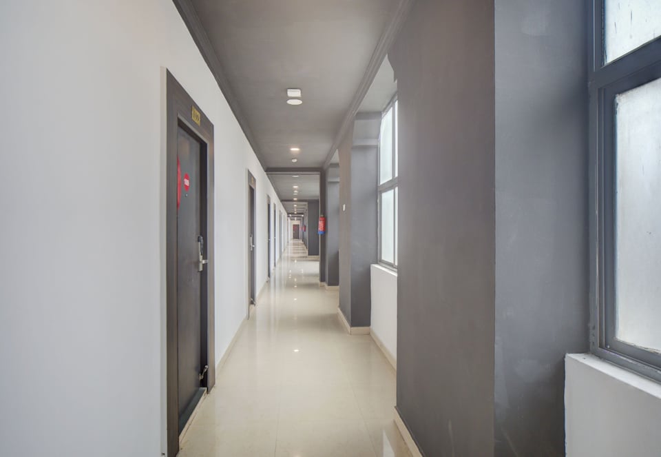 Hotel O Everest Hotel, Central Chennai, Chennai