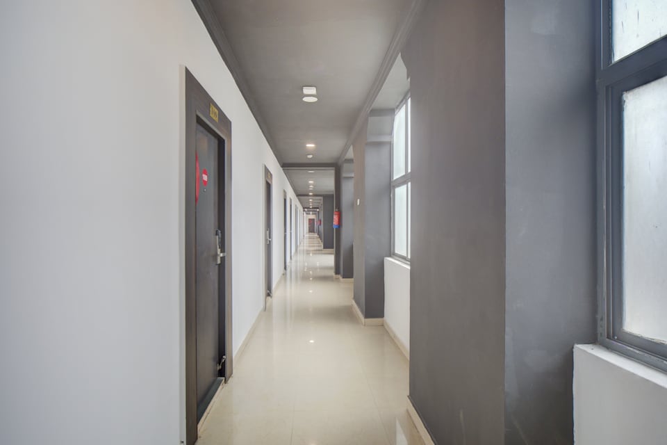 Hotel O Everest Hotel, Central Chennai, Chennai