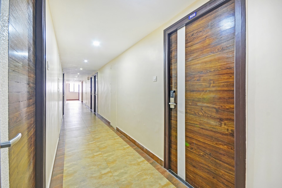 Capital O 81300 Hotel Tricolors, Gandhipuram Coimbatore, Coimbatore