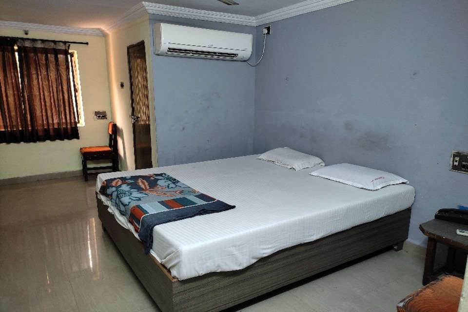 SPOT ON 81319 Hotel Supreme Palace, Governorpet Vijayawada, Vijayawada