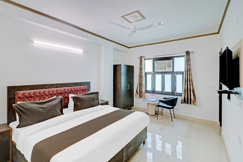 Collection O Hotel Dolphin, Airport Delhi, Delhi Transit