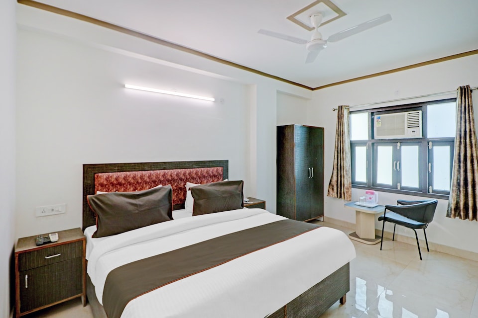 Collection O Hotel Dolphin, Airport Delhi, Delhi Transit