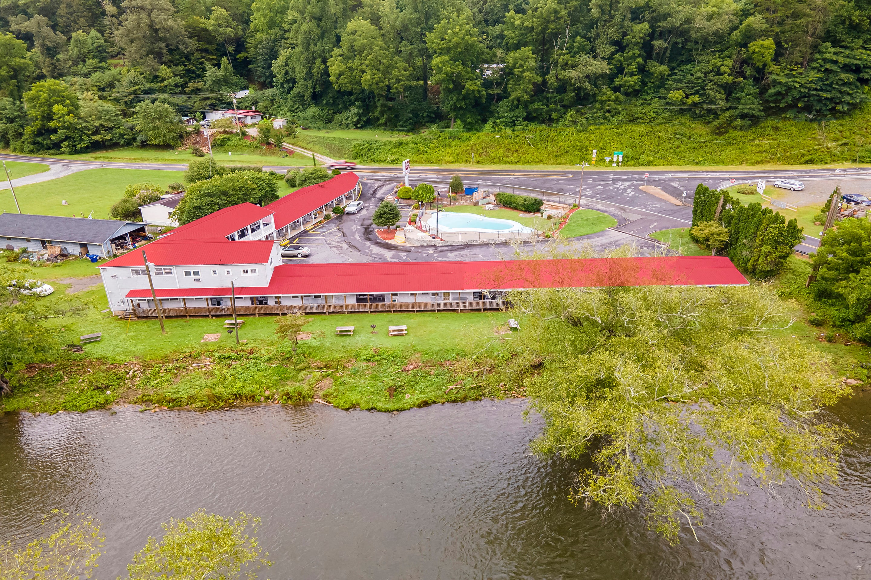 Lloyd's On The River Country Inn By Oyo in Bryson city Book 127 and