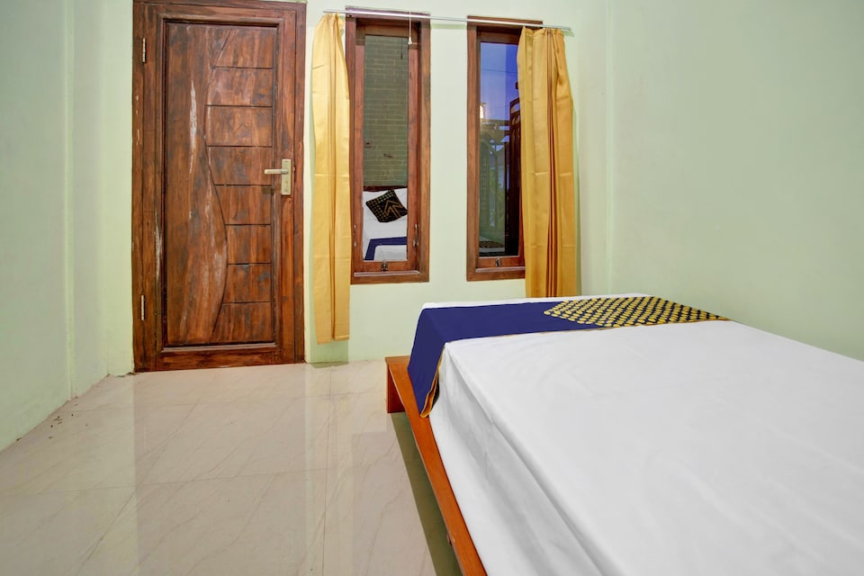 OYO 90537 De Wisma Emas, Banyuwangi, Banyuwangi