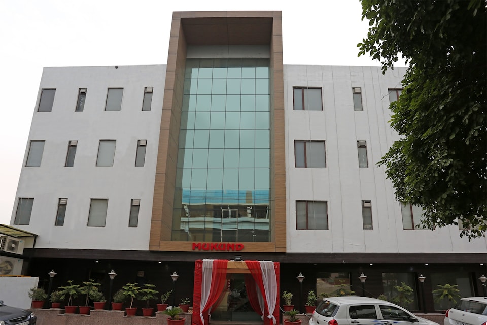 Capital O Hotel Mukund, Vaishali Kaushambi Metro, Ghaziabad