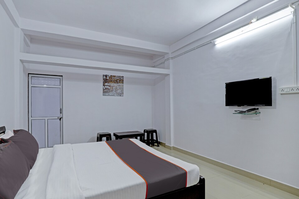 Collection O Vrindavan, Rajpipla, Vadodara