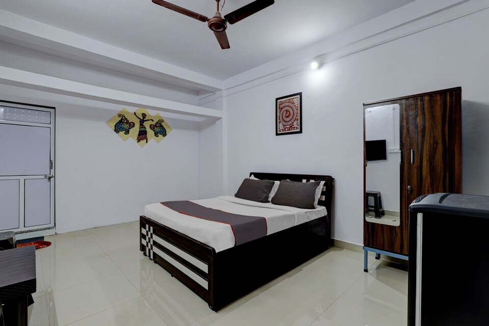 Collection O Vrindavan, Rajpipla, Vadodara