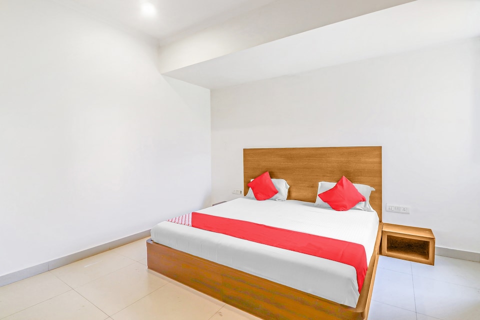 hotel O ram kishori , Fatehabad Road, आगरा