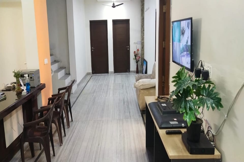 OYO Royal Hotel, Noida City, Noida