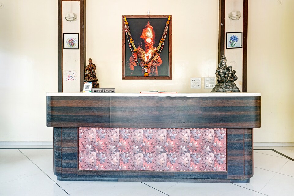 Collection O 81375 Hotel Amruta Deluxe Executive, Swargate Pune, Pune