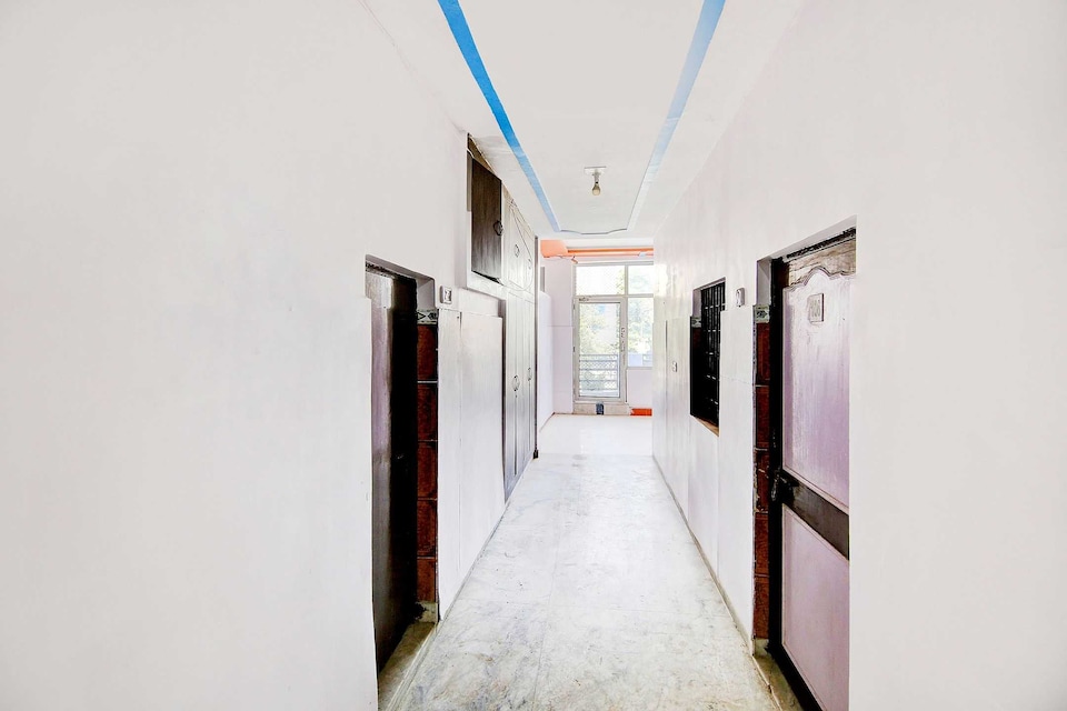 SPOT ON 81376 Relax Inn, Fatehabad Road, Agra