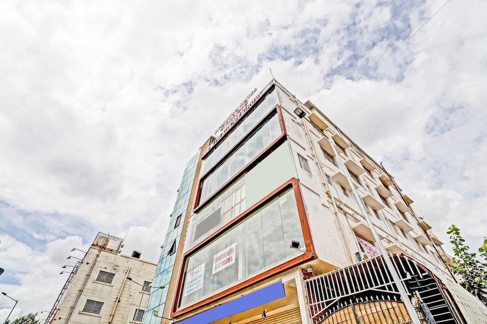 OYO 81386 Dhanvitha Suites, BTM Madiwala Bangalore, Bangalore