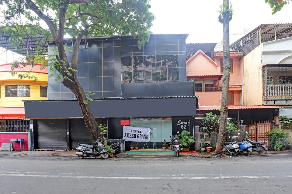 Capital O 81412 Hotel Amber Grand, Andheri West, Mumbai