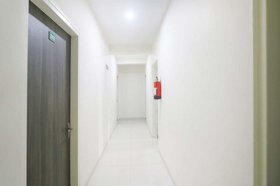 Hotel O Alpha Stayz, Golf Course Road, Gurgaon