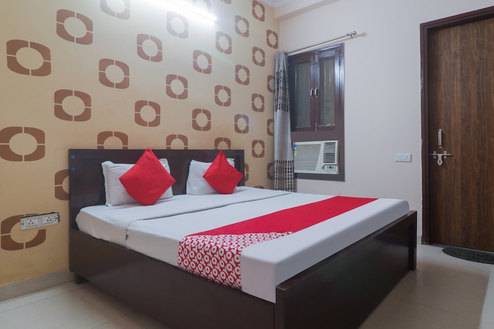 OYO Second Home Residency Near Leisure Valley Park, Old Gurgaon, Gurgaon