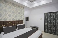 Flagship Du Rooms Near Pul Bangash Metro Station