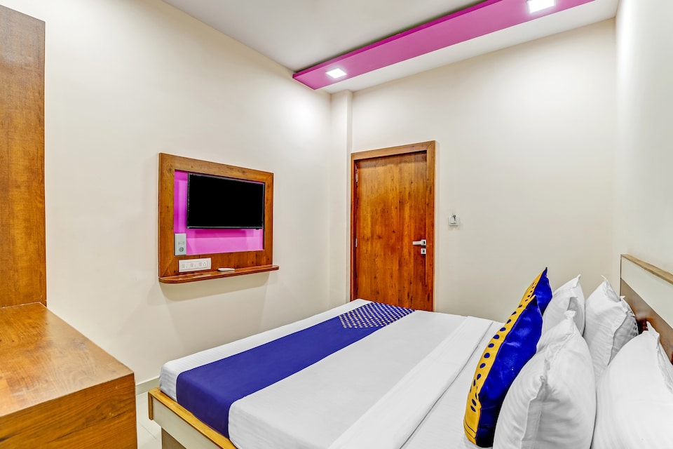 SPOT ON Hotel Silver, Mehsana, Mehsana