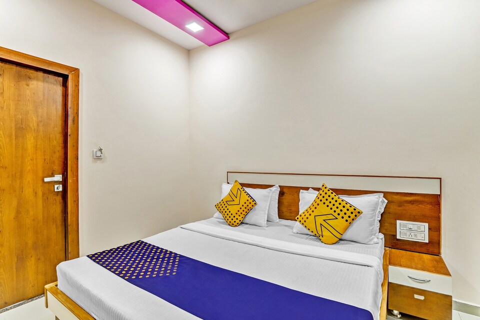 SPOT ON Hotel Silver, Mehsana, Mehsana