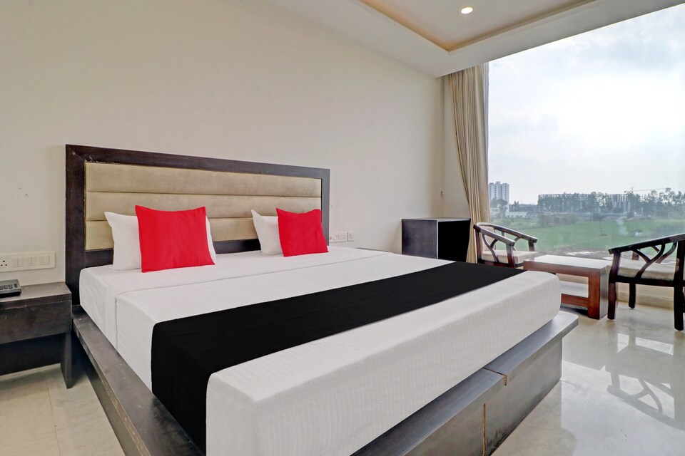 Capital O White Orchid, Zirakpur, Zirakpur