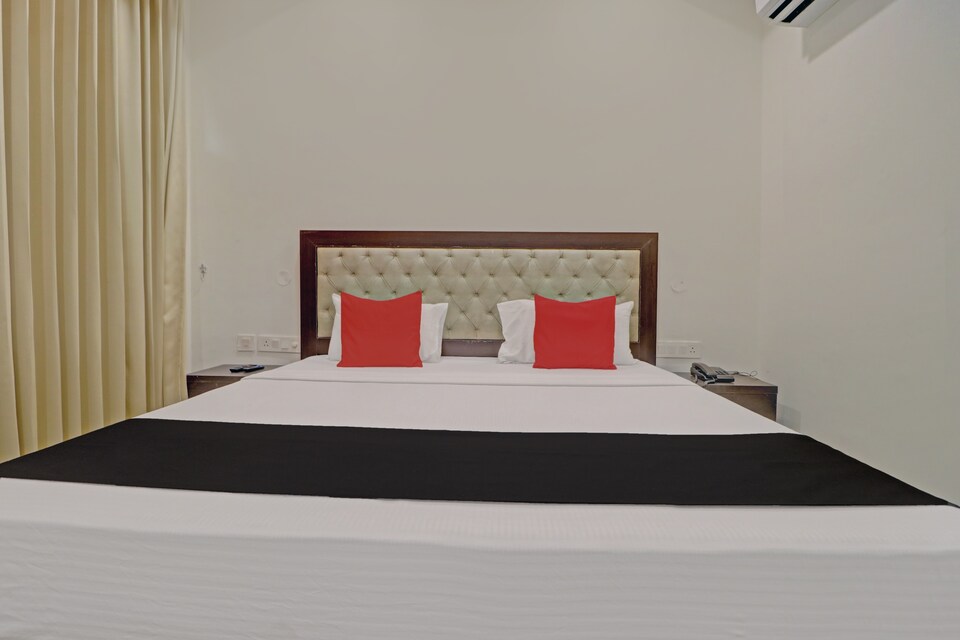 Capital O White Orchid, Zirakpur, Zirakpur