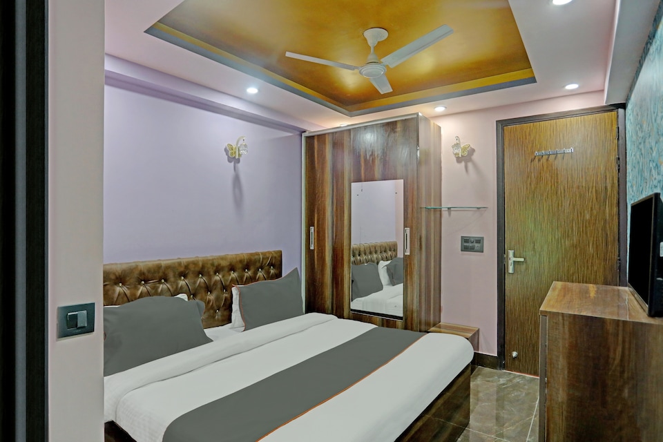 collection O 81459 Yellow Stone, Chhatarpur Delhi, Delhi