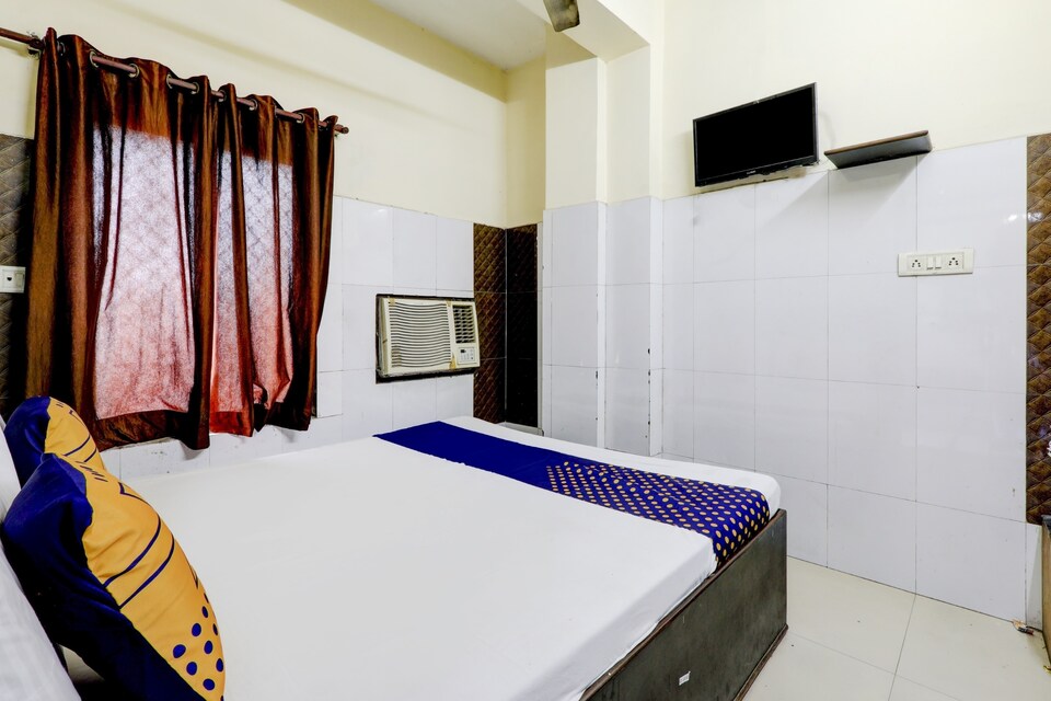 SPOT ON 81460 Hotel Panjab Palace, Charbagh Lucknow, Lucknow