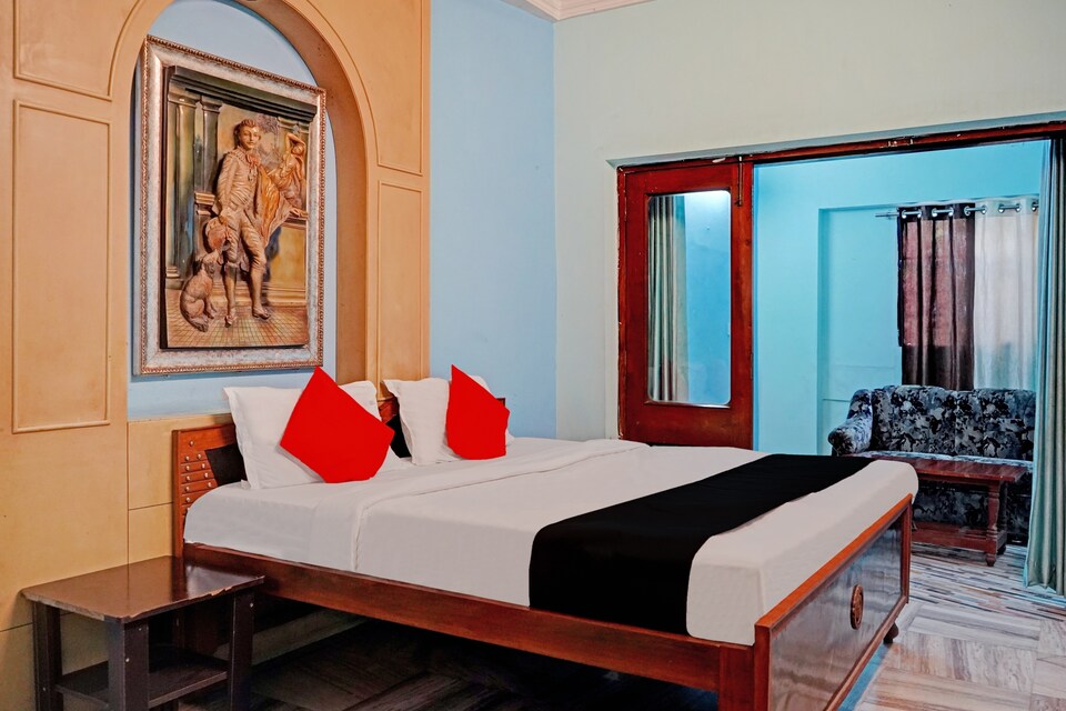 OYO 81474 Green Valley Inn, Station Road, Raipur