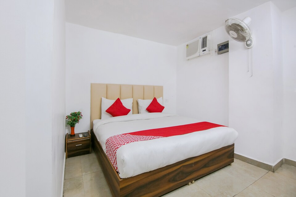 OYO Flagship 81480 Stay New View House, Anand Vihar Delhi, Delhi