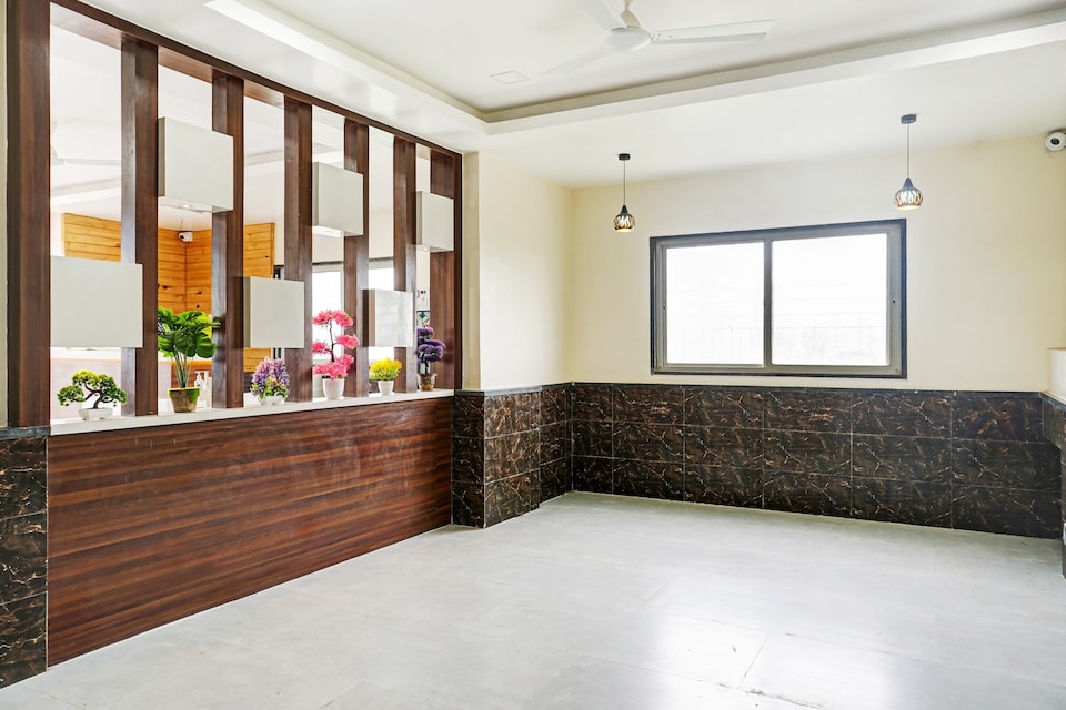 OYO 81545 Lemon Wood Lodge, Kharadi Pune, Pune