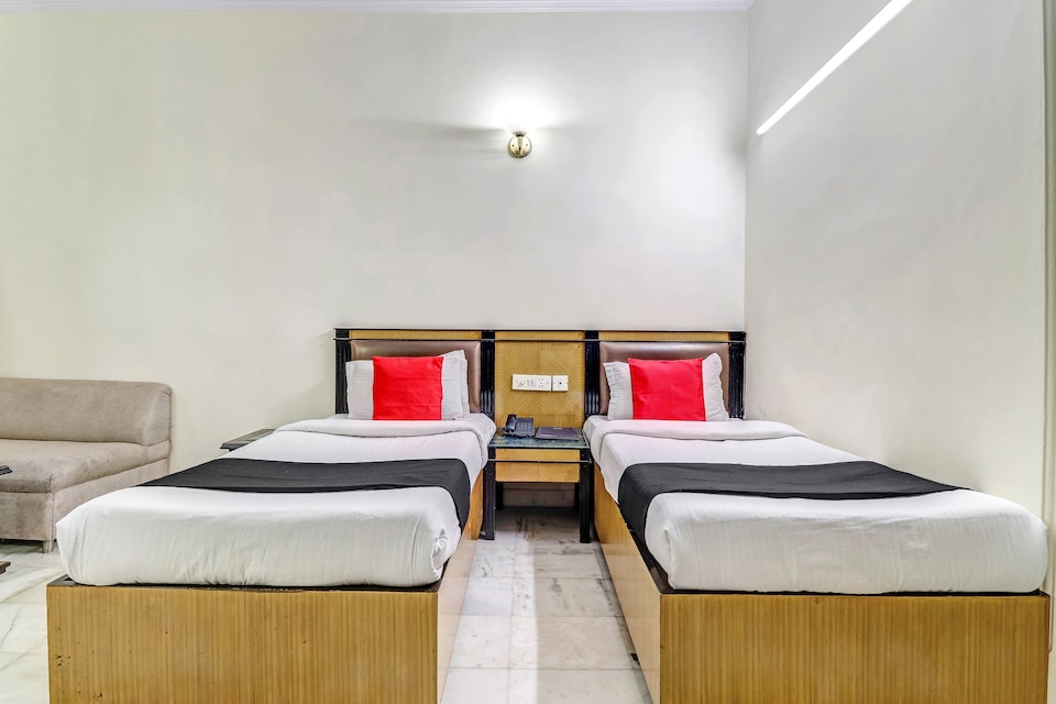 Hotel O Grand Central, Karol Bagh Delhi, Delhi